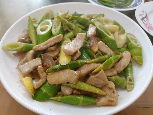 新鲜竹笋怎么做好吃法（这道鲜笋炒肉片简单快手）