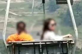 重庆涪陵洋人街缆车骤停游客被困半空，景区：系电压不稳造成视频封面