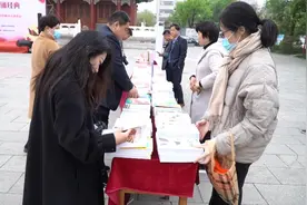 21秒丨滨州市滨城区举行“学党史、品书香、诵经典”经典诗文诵读会视频封面