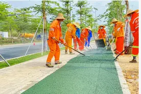 深圳国际低碳城启动区一一 地下综合管廊（二期）地上沥青路面及绿化完工图片