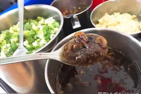 吃火锅必沾！「肥到爆酱料Top12」排行曝光　网看傻：钠含量更可怕图片