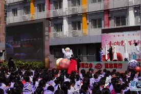 北京：迎接航天日 科普进校园图片