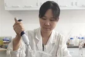 中南大学女博士论文致谢出圈：父亲患重病母亲离家，奶奶捡废品供养，最终学有所成图片