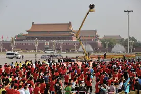 万人北京半马起跑，男女赛会纪录双双打破图片