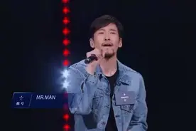 歌手满江蓄须重回大众视野引怀旧 网友直呼：认不出图片