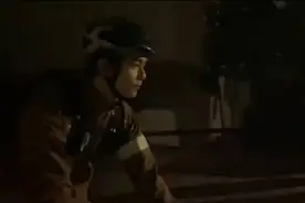 接地气！吴磊深夜独自骑车下班被拍图片