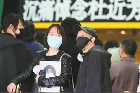 病榻通话，聊的十之八九仍是京剧图片