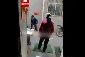 山西男子抡铁锤砸侄子，警方通报图片