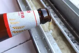 把啤酒倒在窗户缝隙上，竟然这么厉害！这些小妙招学起来图片