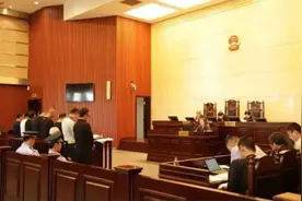 “你爸爸是变态！”办案民警在网上被黑势力造谣辱骂，掉光头发图片