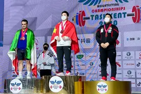 无惧伤病！湖北小伙田涛包揽举重亚锦赛三项冠军图片