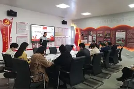 济宁学院附中太白湖校区开展“百年瞬间图片