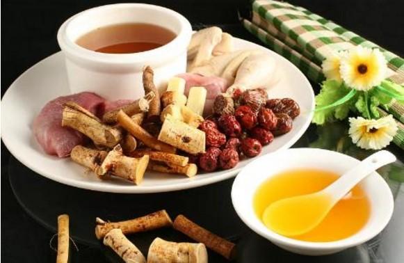 番茄薯仔花胶 番茄薯仔花胶汤的做法