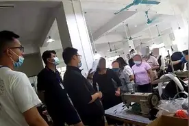 涉案金2.3亿元！制假团伙买知名包包拆解后仿制，加工厂内景曝光……图片