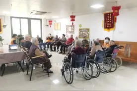 失禁人生│“我爸在用纸尿裤，但他连对我都不承认……”成人纸尿裤背后的尊严与隐伤图片