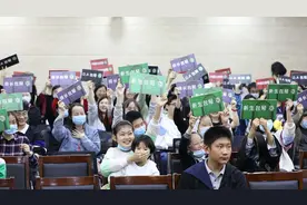“哈利·波特”迷集结读书之夜，《探秘霍格沃茨》新书出版图片