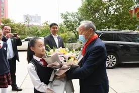 外交部原部长李肇星为商丘工学院题词：爱国敬民，刻不容松图片