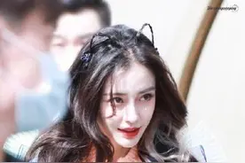 Angelababy人鱼精灵造型唯美，头梳编发猫耳俏皮可爱图片