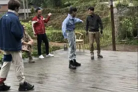 《你好生活》录制路透曝光 撒贝宁刘雨昕毛不易接力斗舞图片
