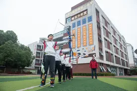 课间体育活动太安静！如何将热闹的课间还给孩子？教育部回应图片