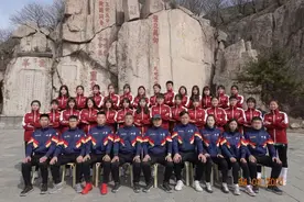 铿锵玫瑰，绽放日照图片