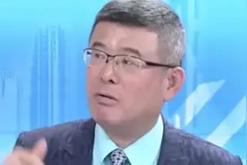 台“专家”再曝奇葩言论：大陆不买特斯拉和不买台湾凤梨一样，是钱不够了图片