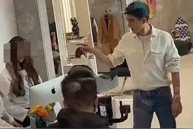 生意不好？林更新现身自家理发店 手指前台训话图片