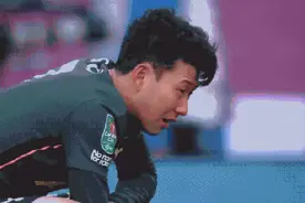 0冠的滋味！孙兴慜赛后抱头痛哭图片