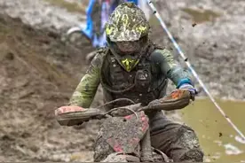 贵州举行2021首场越野摩托车障碍赛泥地里的轰鸣图片