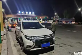 广汽三菱欧蓝德2次因变速器故障无法加速 车主要求更换遭拒是否合规？图片