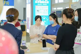 “移”起用心——广西移动“一日店长”活动提升服务水平图片