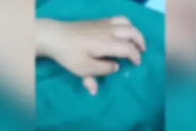 西安2岁男童长12根手指，医生：多指畸形，建议尽早就诊视频封面