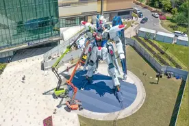 自由高达降临上海！比东京的还拉风~上海又多一个购物新地标图片