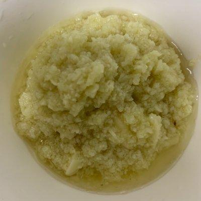 大厨教我的蒜蓉小龙虾的做法，确实比我自己做的讲究