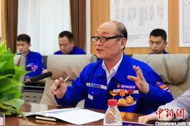 “最美奋斗者”窦铁成讲党课：发扬工匠精神用实干托起中国梦图片