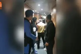 动车乘客突发疾病遇上55名华西医院医生，网友评论亮了图片