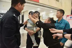 将2岁半儿子卖给他人后游山玩水，湖州男子被刑拘图片