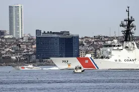美国一艘海岸警卫队巡逻艇驶往黑海图片
