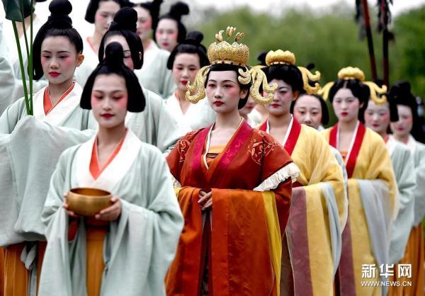 国宝“复活”记——真人版龙门石窟《帝后礼佛图》是怎样“炼”成的