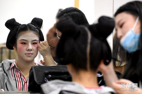 国宝“复活”记——真人版龙门石窟《帝后礼佛图》是怎样“炼”成的