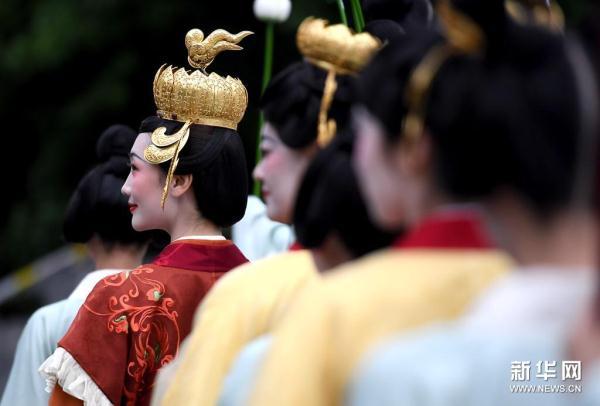 国宝“复活”记——真人版龙门石窟《帝后礼佛图》是怎样“炼”成的