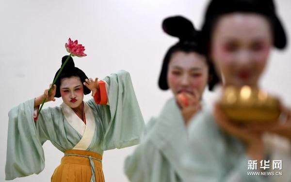 国宝“复活”记——真人版龙门石窟《帝后礼佛图》是怎样“炼”成的