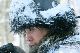 《悬崖之上》演员特辑 张译坚持真刀捅自己与沙溢雪地互搏视频封面