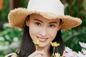 张柏芝晒春游野餐照 淡妆精致少女感十足图片