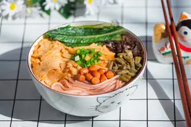 小生意大流量“臭味网红”螺蛳粉背后的百亿蓝海图片
