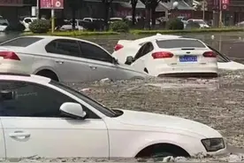 昨日冰雹“砸翻”文山人朋友圈，今天雨水漫全省图片