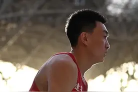 全运会田径测试赛：男子三级跳远赛况图片
