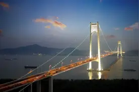 老司机防不胜防！夜间开高速请这么做图片