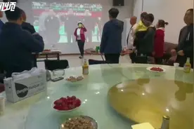 ​辽粤大战再打响 鞍山球迷为辽篮加油图片