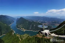 5元人民币上的绝美山水，巴东巫峡口云海朝霞醉天下图片